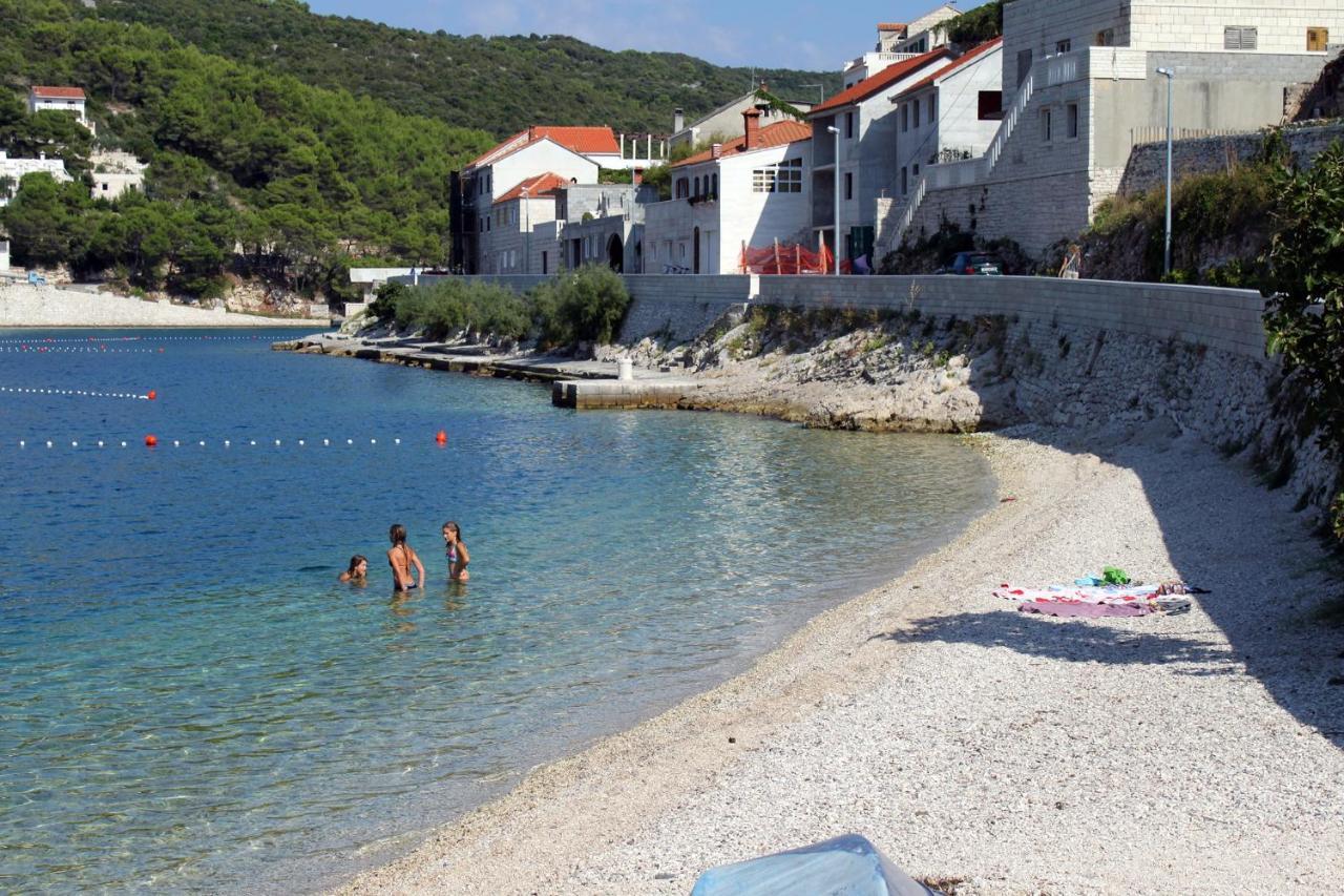 Apartments By The Sea Pucisca, Brac - 770 Ngoại thất bức ảnh