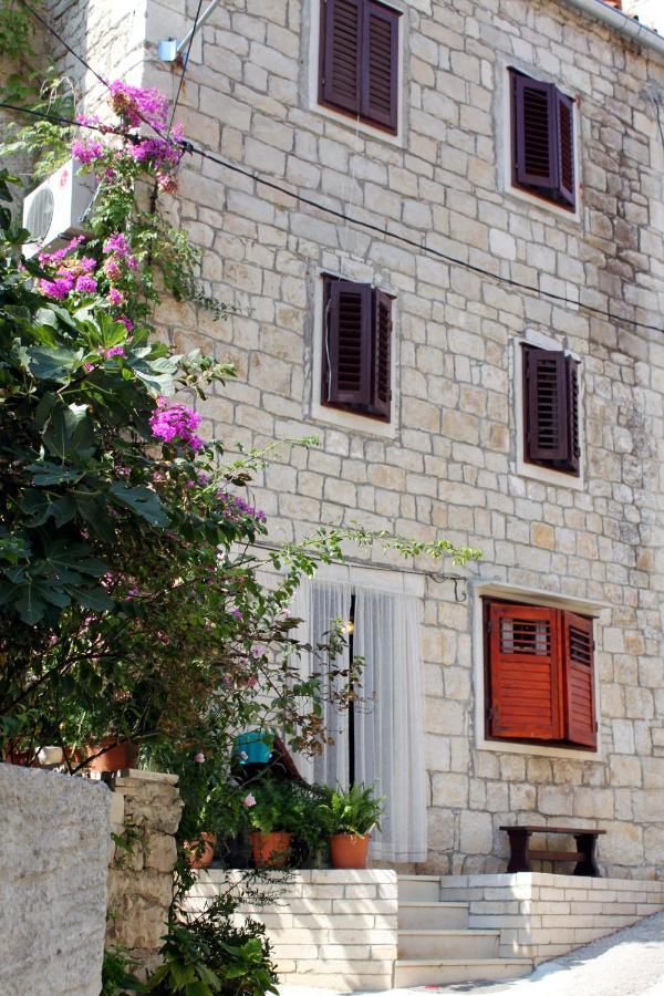 Apartments By The Sea Pucisca, Brac - 770 Ngoại thất bức ảnh