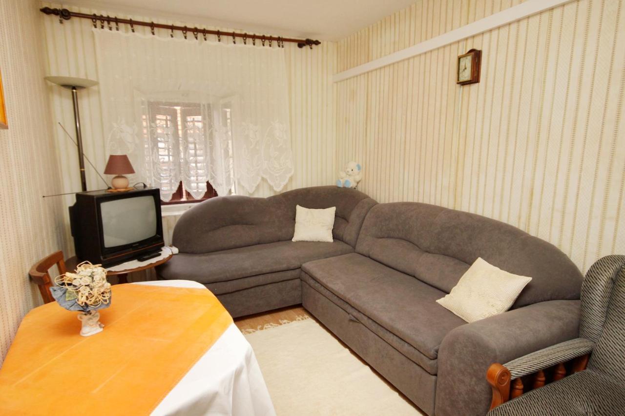 Apartments By The Sea Pucisca, Brac - 770 Ngoại thất bức ảnh